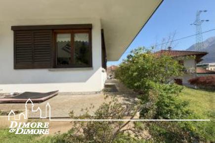 Villa unifamiliare con giardino