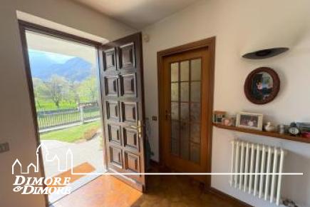 Villa unifamiliare con giardino