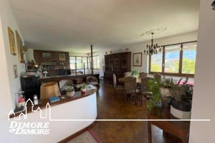 Villa unifamiliare con giardino
