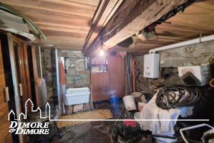 Bellissima porzione di casa Walser del 600 immersa nella natura