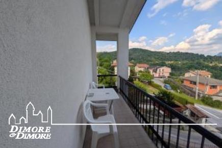 Arizzano appartamento vista lago con giardino e garage