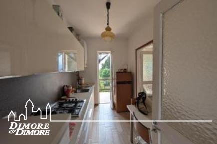 Arizzano appartamento vista lago con giardino e garage