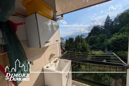 Arizzano appartamento vista lago con giardino e garage