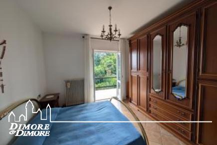 Arizzano appartamento vista lago con giardino e garage