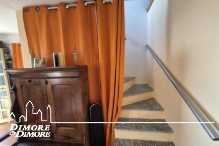 Casa indipendente immersa nella natura con splendida vista lago