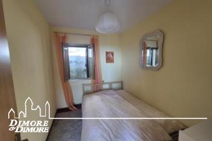 Casa indipendente immersa nella natura con splendida vista lago