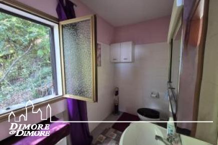Casa indipendente immersa nella natura con splendida vista lago