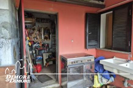 Casa indipendente immersa nella natura con splendida vista lago