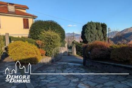 Casa indipendente con giardino e vista lago