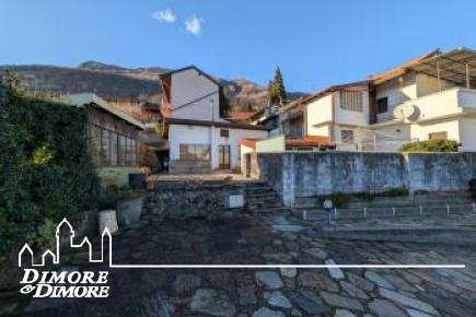 Casa indipendente con giardino e vista lago
