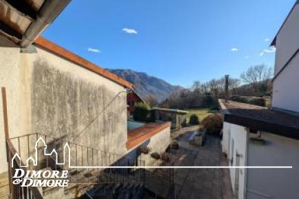 Casa indipendente con giardino e vista lago