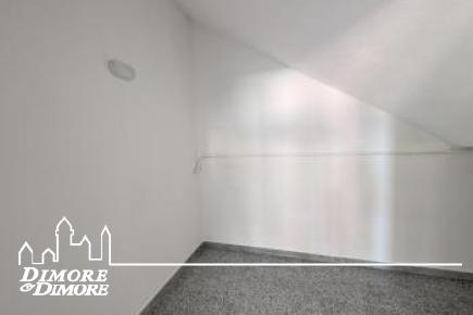 Studio ufficio in zona centrale con posti auto