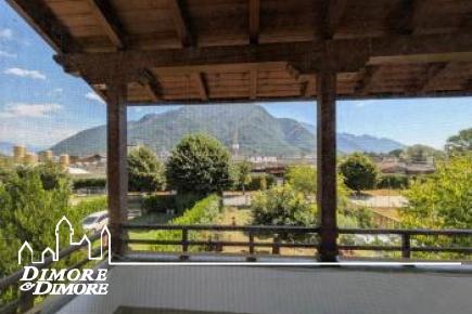 Grande appartamento con giardino e garage