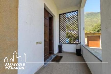 Grande appartamento con giardino e garage