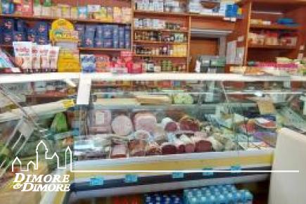 Negozio di alimentari in centro molto avviato
