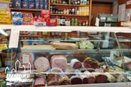 Negozio di alimentari in centro molto avviato