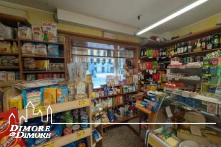 Negozio di alimentari in centro molto avviato