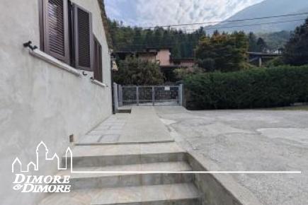 Grande casa bifamiliare indipendente con tre appartamenti