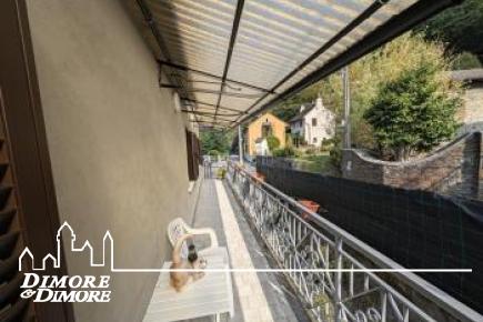 Grande casa bifamiliare indipendente con tre appartamenti