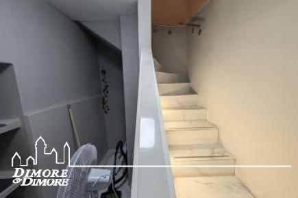 Grande casa bifamiliare indipendente con tre appartamenti