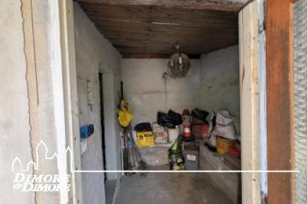 Grande casa bifamiliare indipendente con tre appartamenti