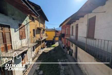 Casa indipendente con giardino