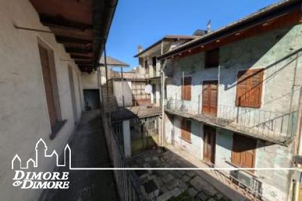Casa indipendente con giardino