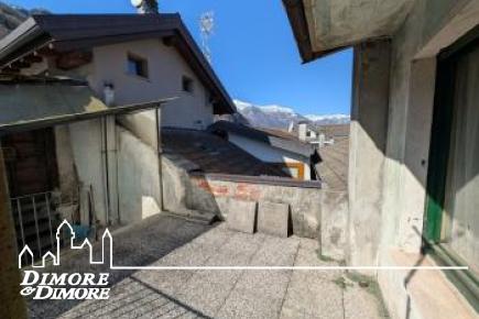 Casa indipendente con giardino