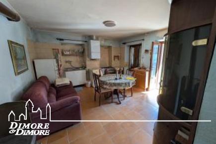 Casa indipendente con giardino e rustico annesso