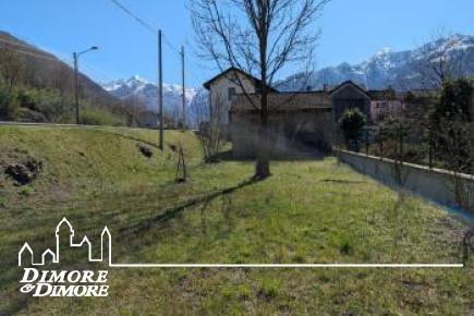 Casa indipendente con giardino e rustico annesso