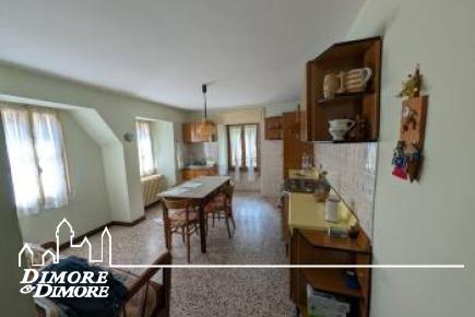 Casa indipendente con giardino grande e garage