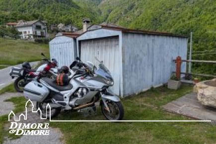 Casa indipendente con giardino grande e garage