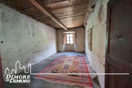 Casa indipendente con giardino grande e garage