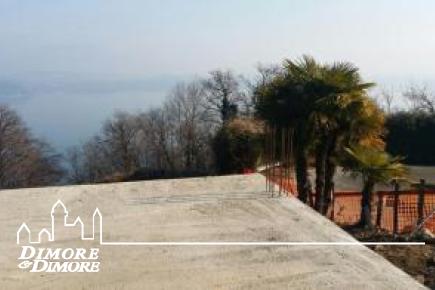 New villa with lake view in Belgirate