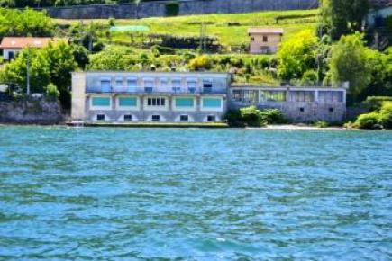 Immobile in riva al Lago Maggiore
