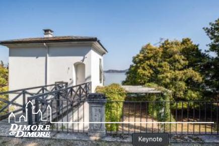 Villa en el lago Maggiore en venta