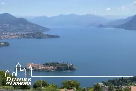Villa in Stresa mit herrlichem Blick auf den Lago Maggiore und die Inseln