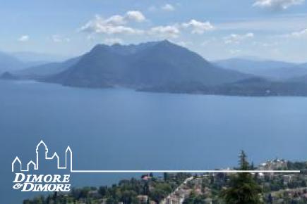 Villa en Stresa con impresionantes vistas del lago Maggiore y las islas.