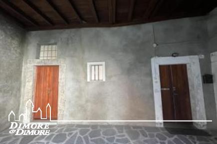 Apartment in the ancient village of Luino