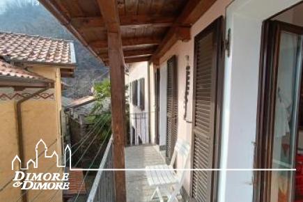 Cannobio locality San Bartolomeo sunny four-room apartment renovated with lake view