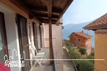 Cannobio localité San Bartolomeo appartement ensoleillé de quatre pièces rénové avec vue sur le lac