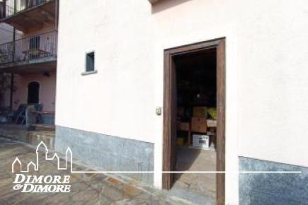 Cannobio Ortschaft San Bartolomeo sonnige Vierzimmerwohnung mit Seeblick renoviert