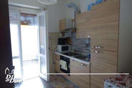 Very sunny four-room apartment with cellar and parking space